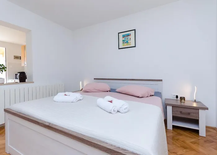 Cetina Lejlighed